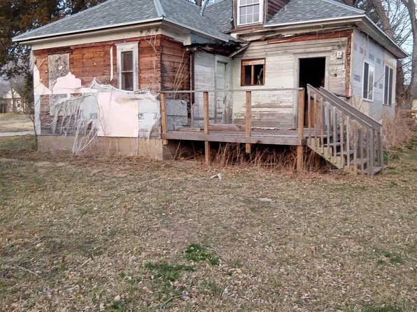 929 Lindell St, Fairbury, NE 68352