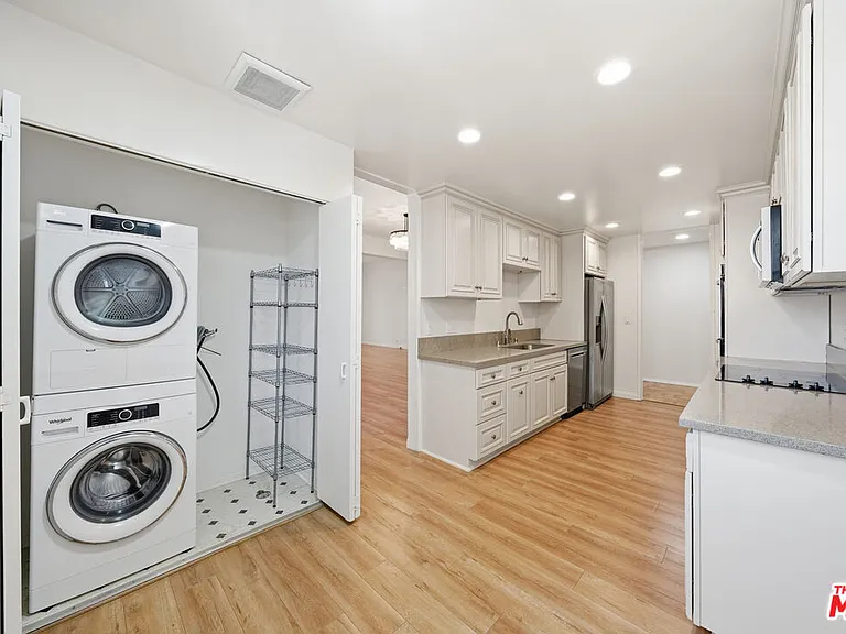 141 S Linden Dr #206 — Photo 45