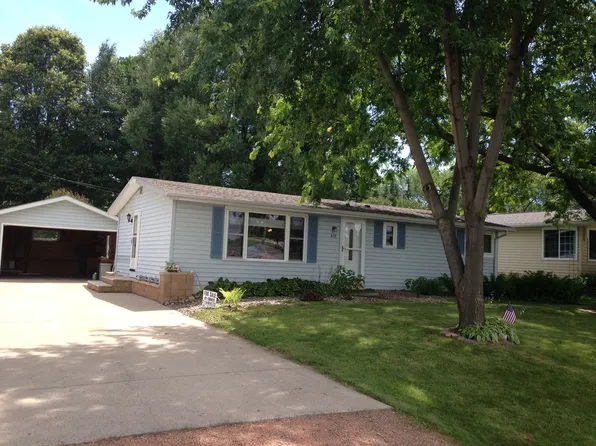 410 W Leonhard St, Marshfield, WI 54449
