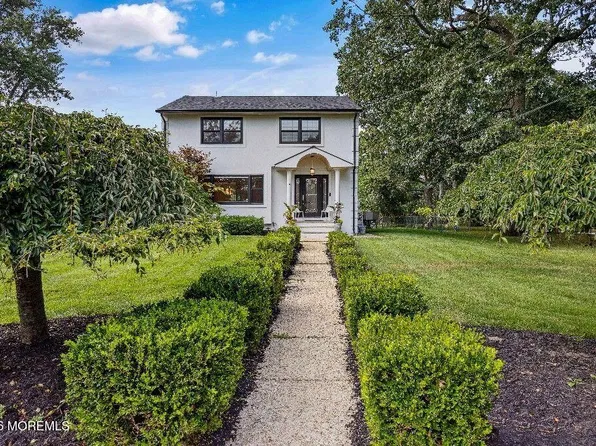 8 Heath Street, Eatontown, NJ 07724