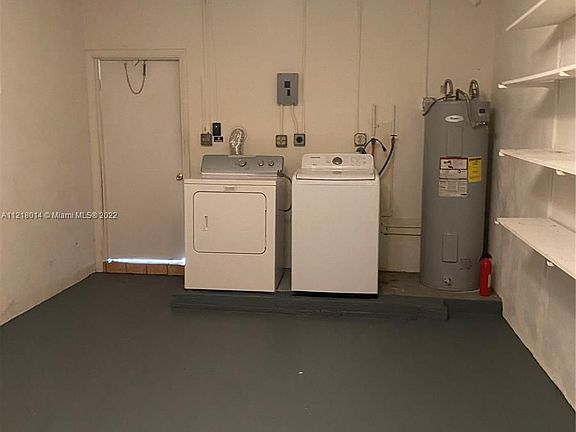4th image of 7901 NW 61st St