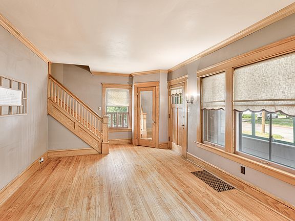 5th image of 315 N Grinnell St