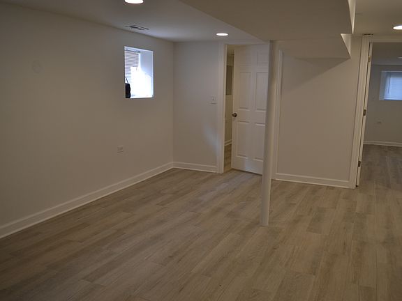 3rd image of 3321 W Beach Ave #G