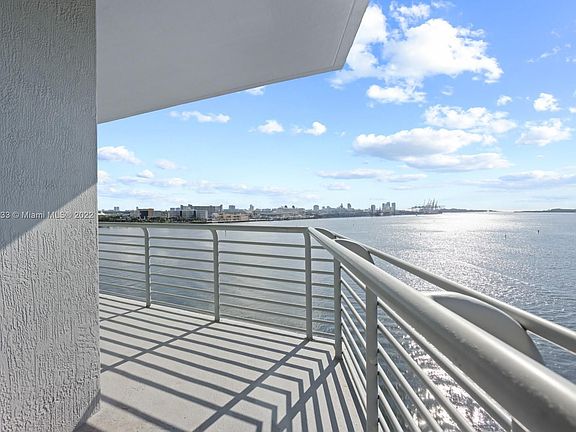 2nd image of 335 Biscayne Blvd #909