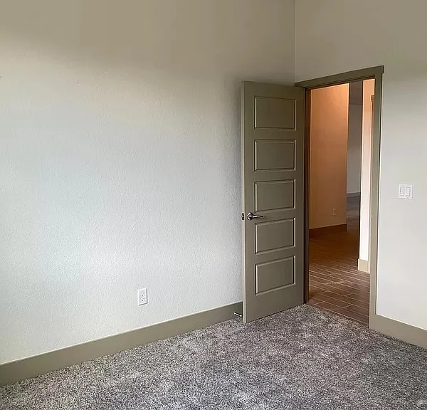 2467 Valverde Dr — Photo 35