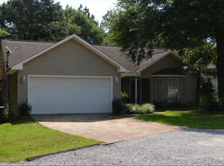 5839 Pinecrest Rd, Crestview, FL 32539