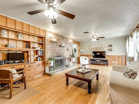 4th image of 301 S Dorothy Dr