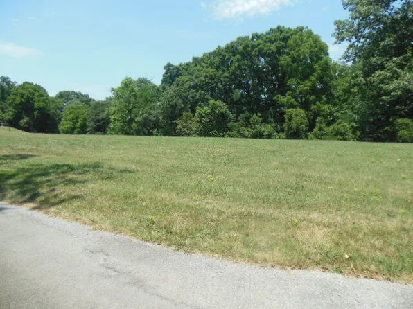 1900 Reavis Ln, Salem, VA 24153