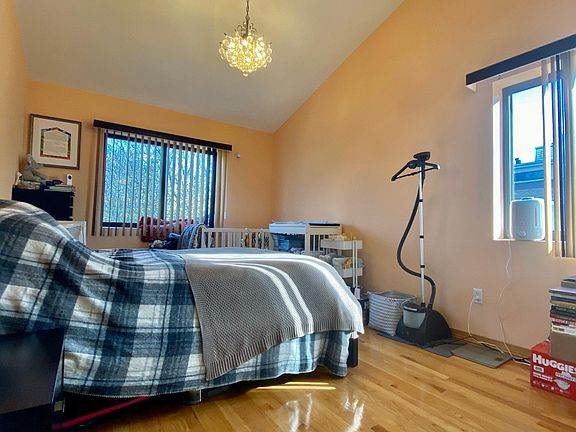 5th image of 2820 W 27th St #3