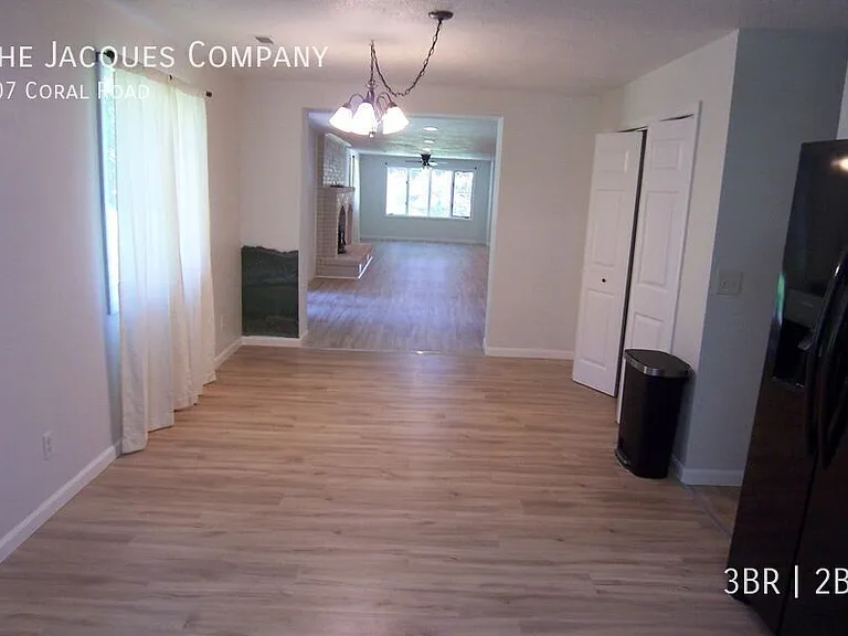 407 Coral Rd — Photo 7