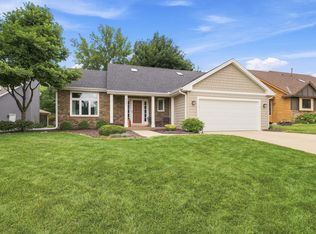 8081 Hidden Cir, Chanhassen, MN 55317