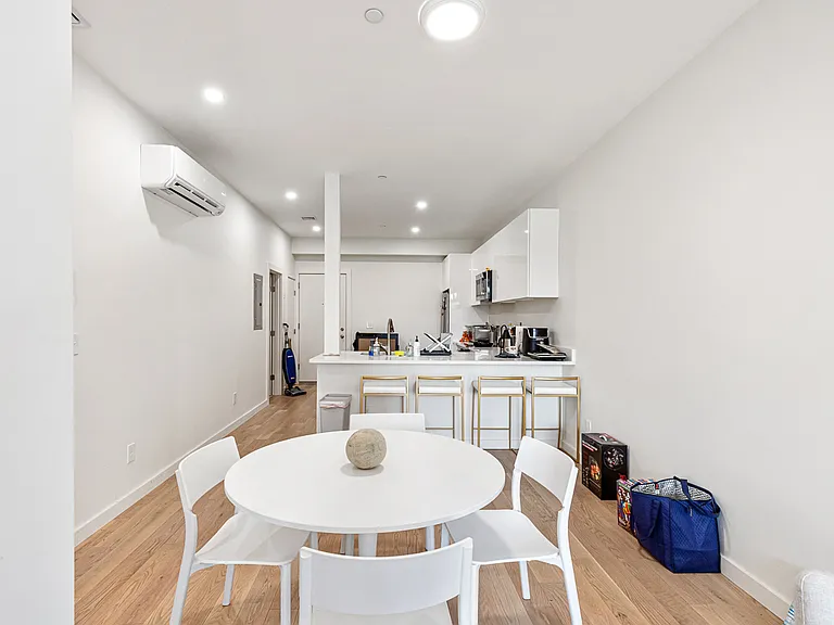 71 Richmond St #4B — Photo 11