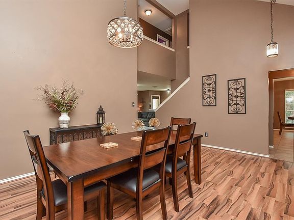 5th image of 4842 Lawson Lake Ln