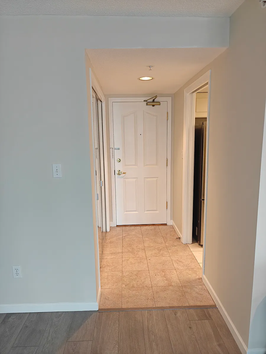 Building Photo - 6088 Minoru Blvd #904