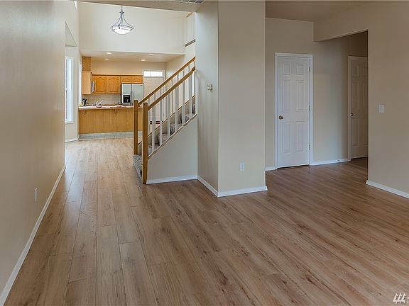 4th image of 8329 15th Ave SE