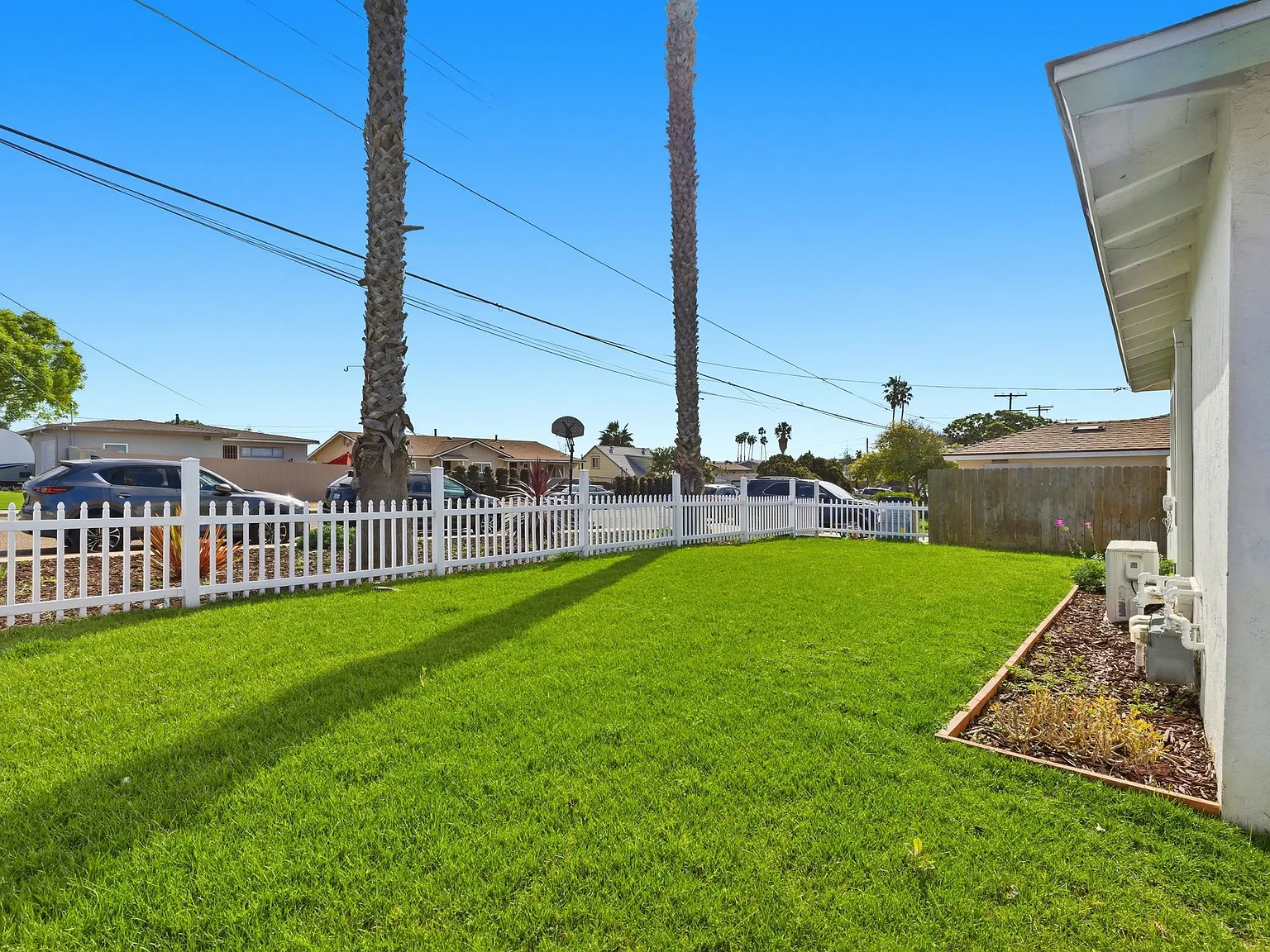2 bed, 1.0 bath, $3,799 — Photo 4