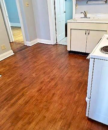 3rd image of 546 E Main St