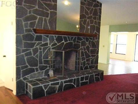 FIREPLACE IN LIVING ROOOM