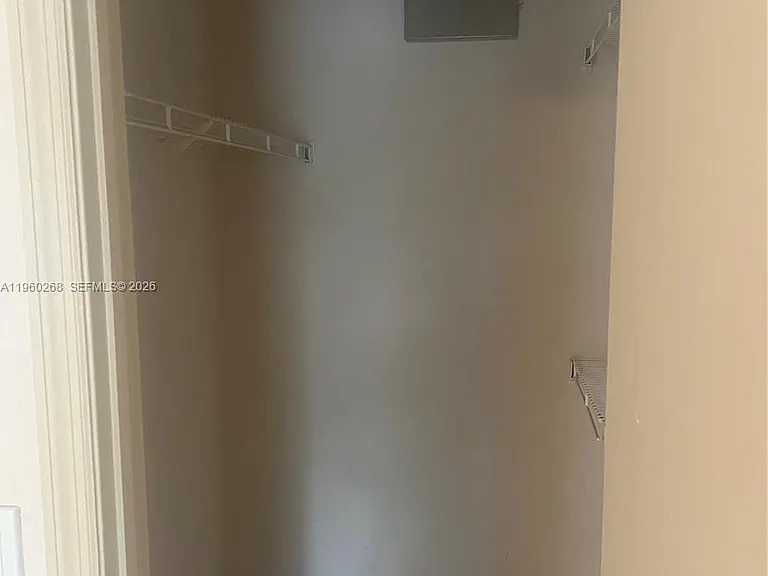 565 Vista Isles Dr #2024 — Photo 13
