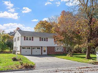 9 Wing Ter, Burlington, MA 01803