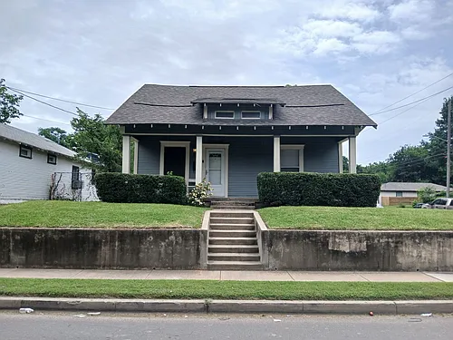 3100 Metropolitan Ave Photo 1