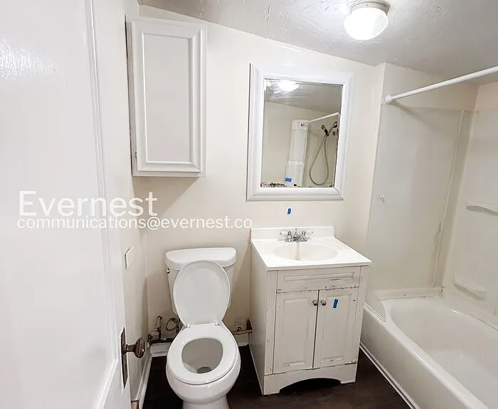 110 1/2 W Cheyenne Rd — Photo 13