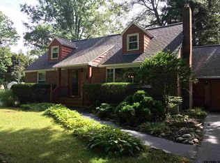 8 Sherwood Ln, Burnt Hills, NY 12027