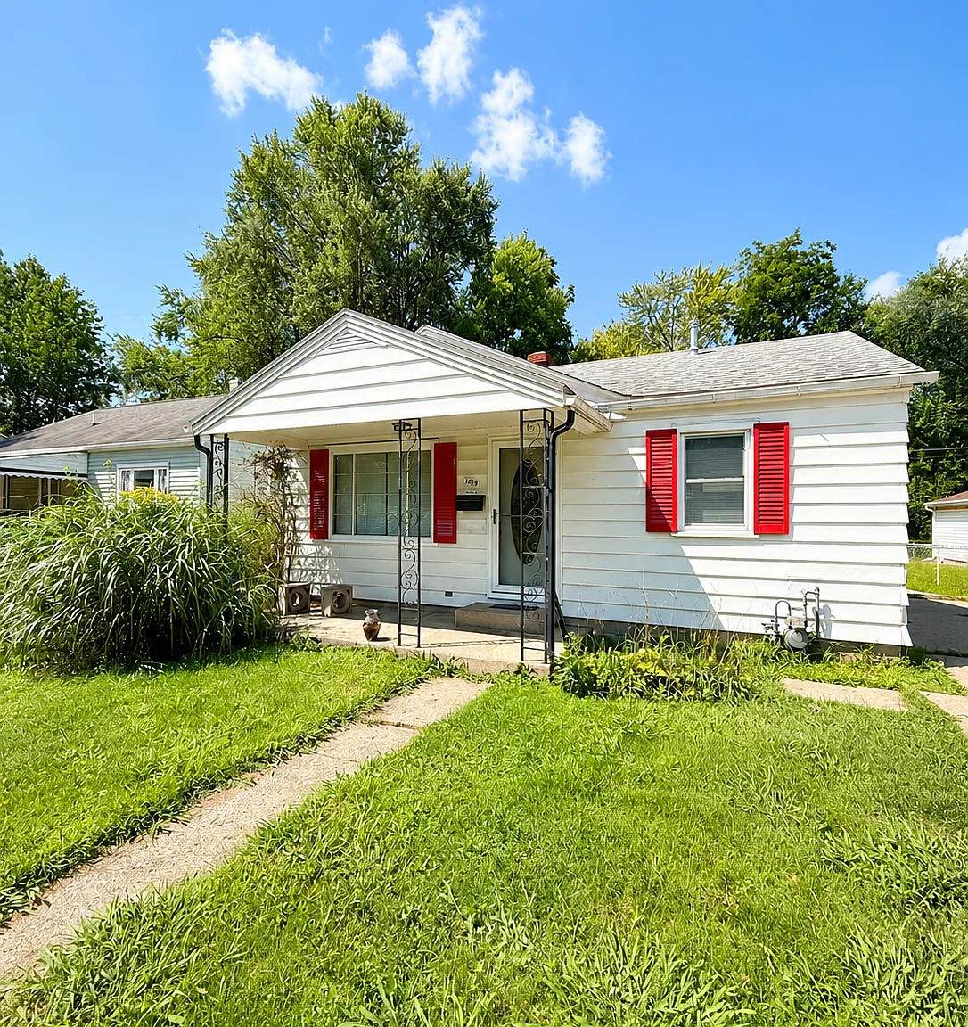 4 bed, 1176 sqft, $1,105 — Photo 1
