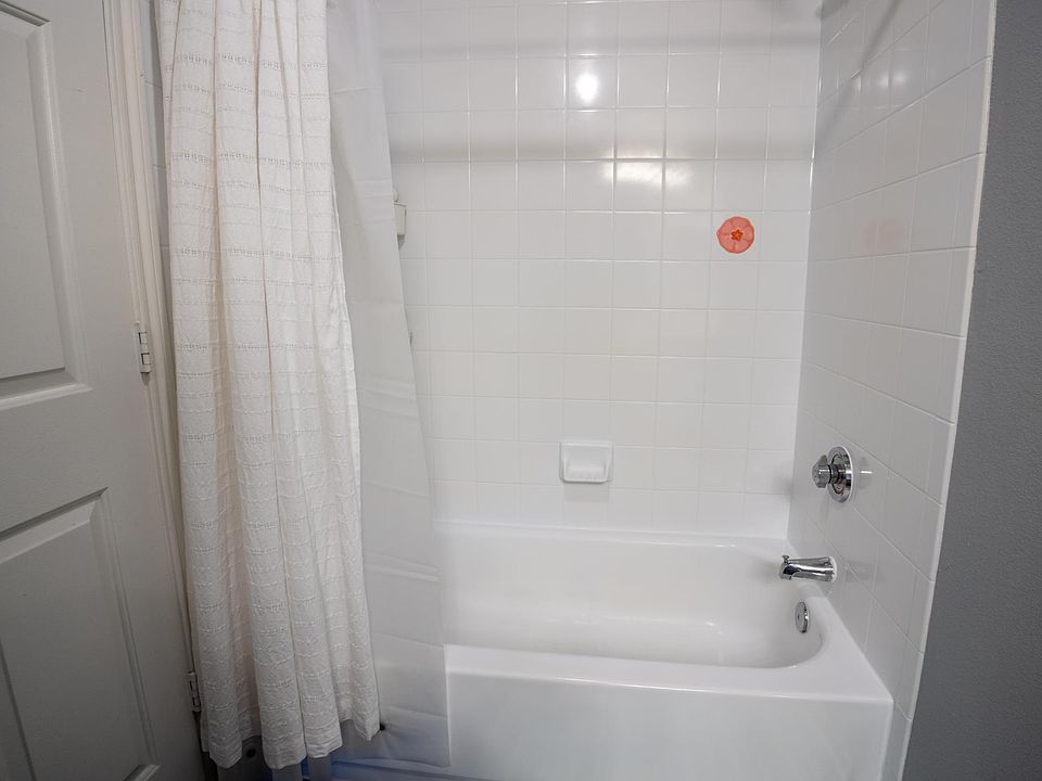 1st image of 2320 Gracy Farms Ln APT 132
