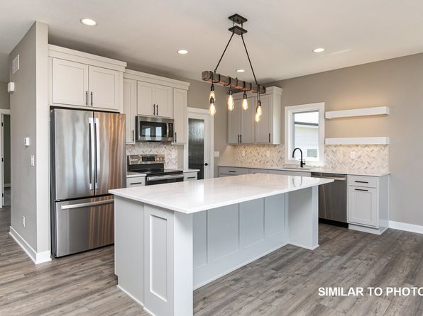 530 Walnut Dr, Huxley, IA 50124