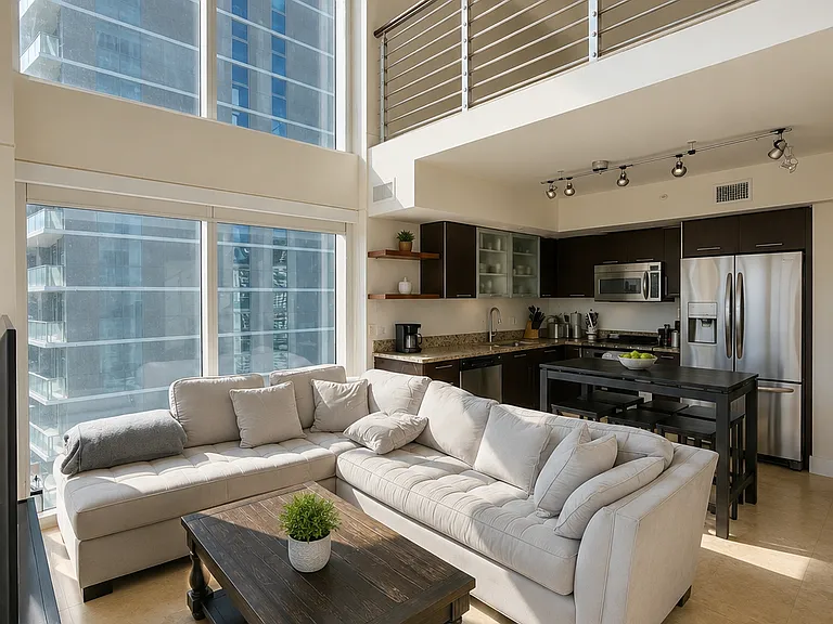 41 SE 5th St #2101 — Photo 3