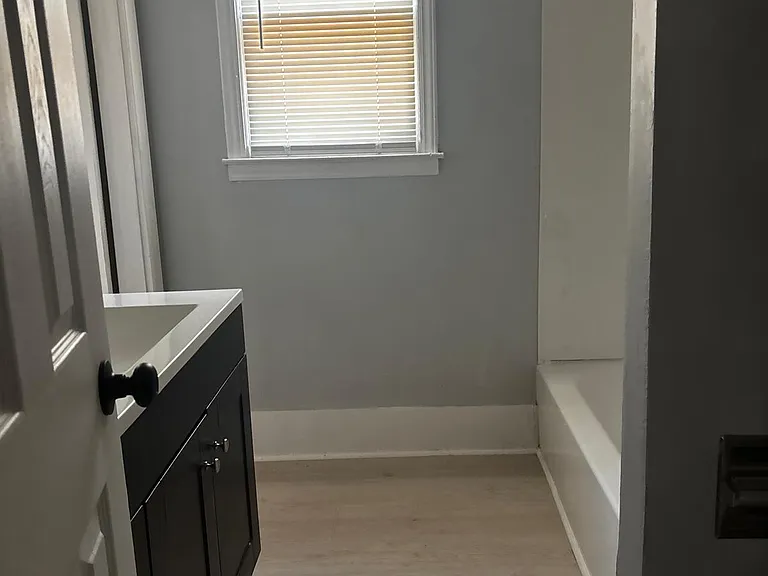 4809 Thornwood Rd — Photo 10