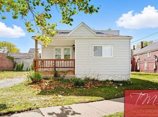 16100 Saranac Rd, Cleveland, OH 44110