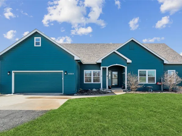 2223 Holliwell Valley Ct, Winterset, IA 50273