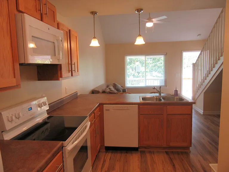307 Wilson Ave #17 — Photo 9