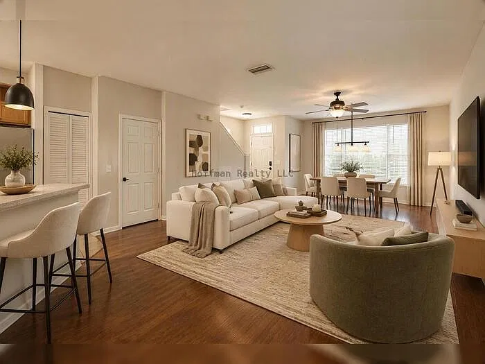 2 bed, 1.5 bath, 1252 sqft, $1,820 — Photo 2