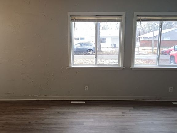 3rd image of 2507 Hampshire St