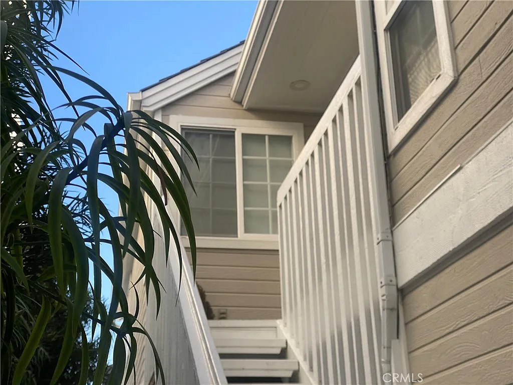 2 bed, 791 sqft, $5,900 — Photo 1