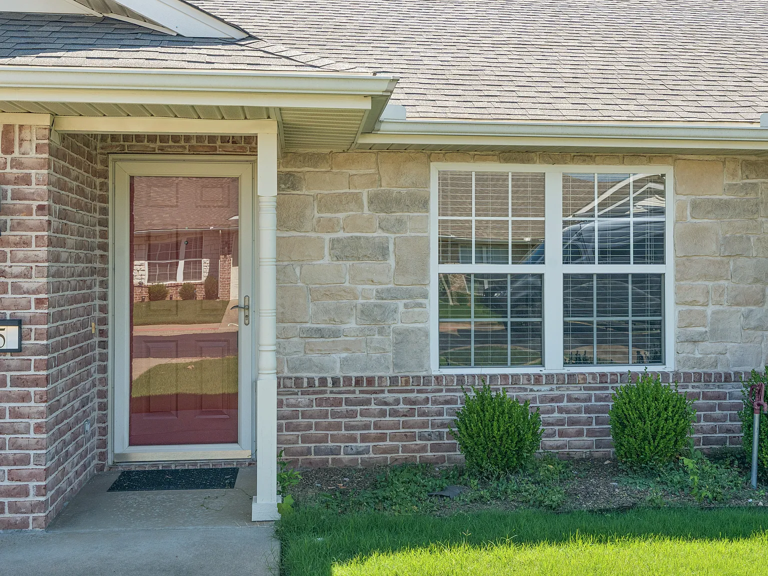 3 bed, 1200 sqft, $1,600 — Photo 3