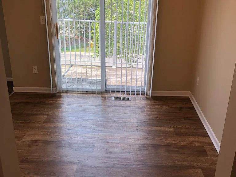 45682 Warwick Dr — Photo 12
