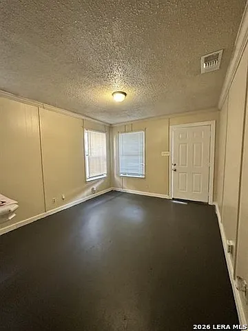 325 E French Pl — Photo 4