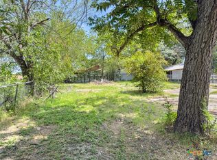 729 Schuessler St, Seguin, TX 78155