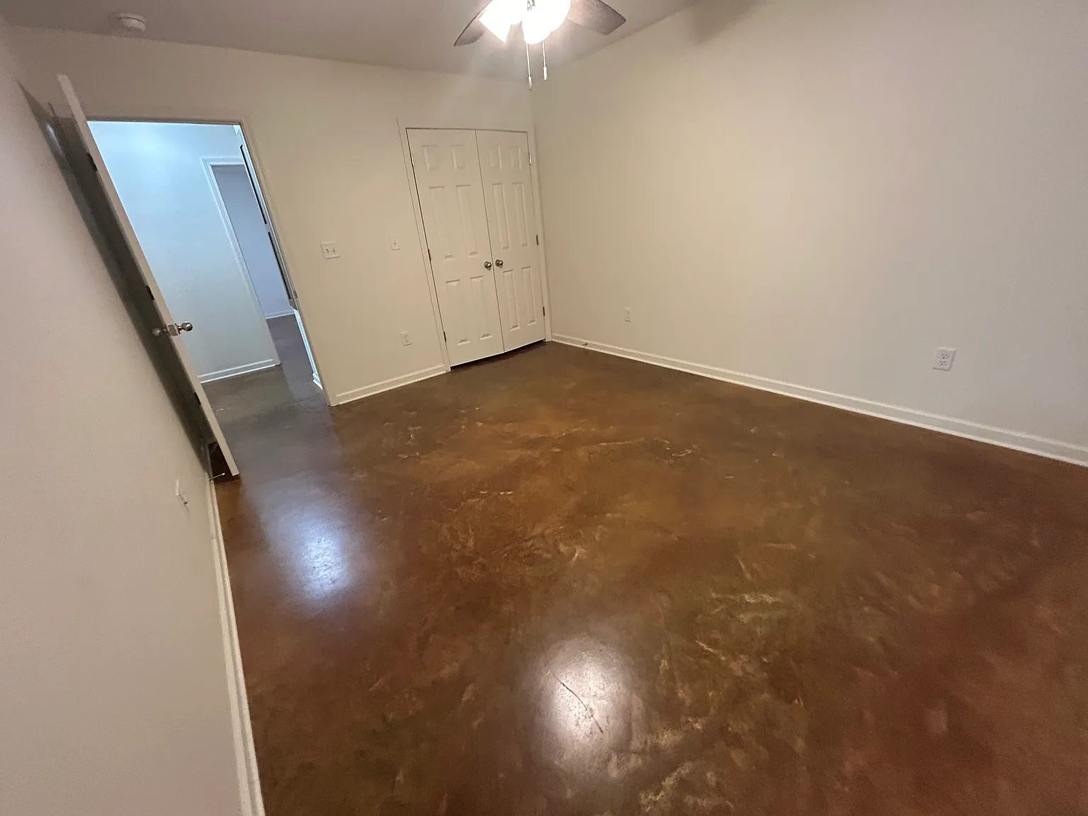 2 bed, 1000 sqft, $1,100 — Photo 3