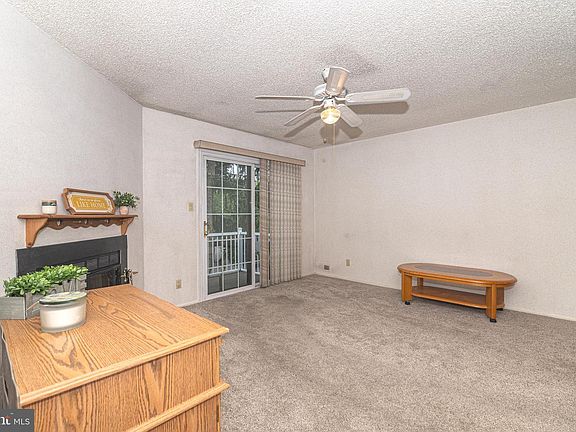 3rd image of 186 Collin Ct #B