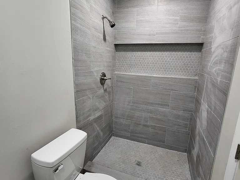 1177 Mohawk St — Photo 3