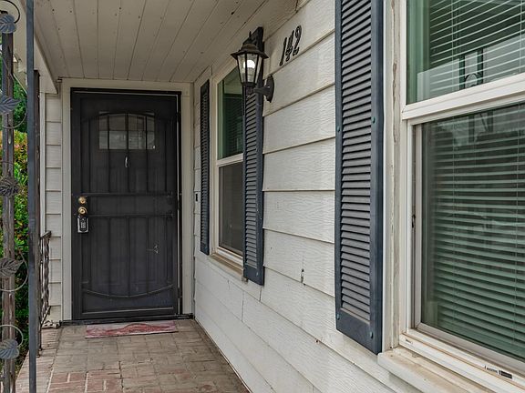 2nd image of 142 W Bush St