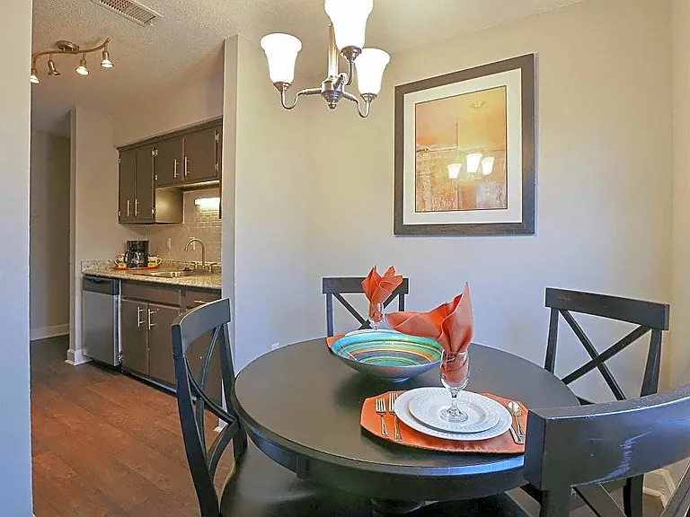 1751 Dogwood Rd — Photo 3
