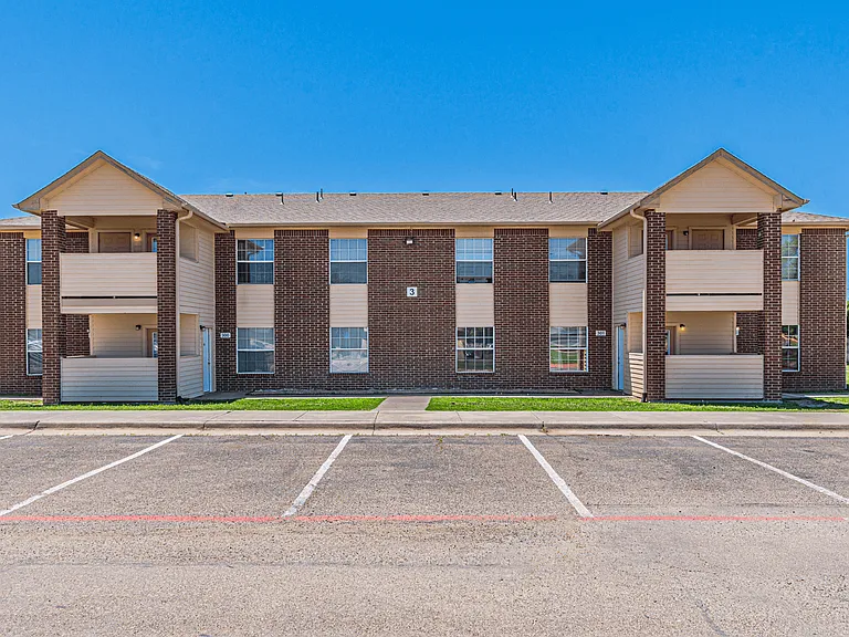 Cathy's Pointe Apartments — Photo 5