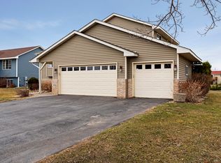 9106 Fieldcrest Cir, Monticello, MN 55362
