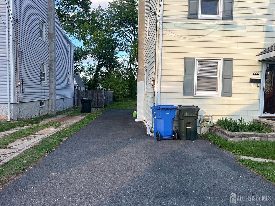 2nd image of 444 Crows Mill Rd